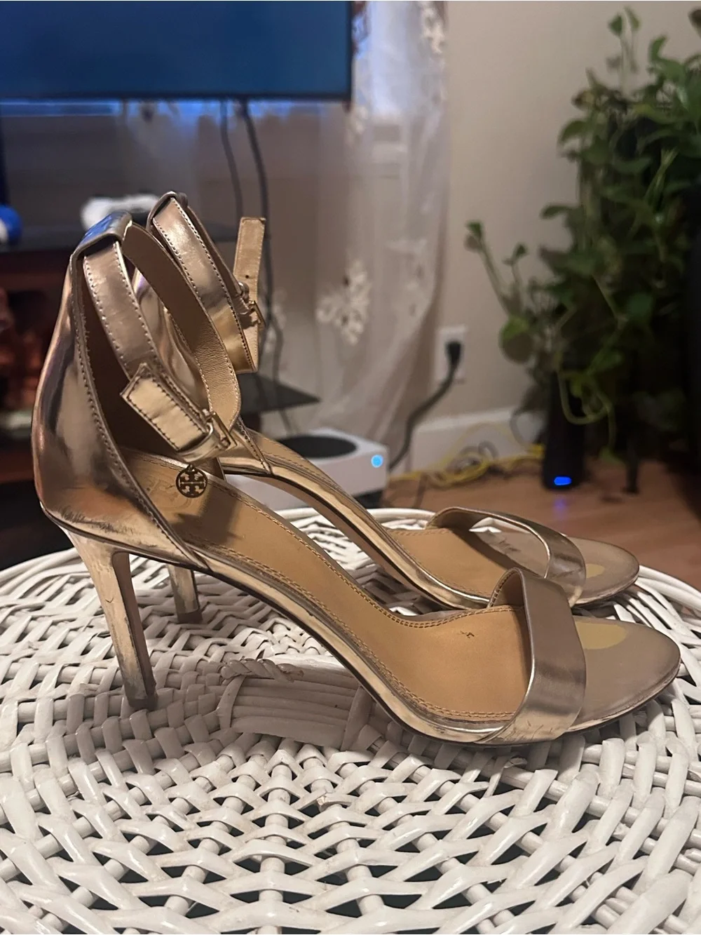Tory Burch Women’s Metallic Rose Gold Ankle Strap Heels Size 8M Leather